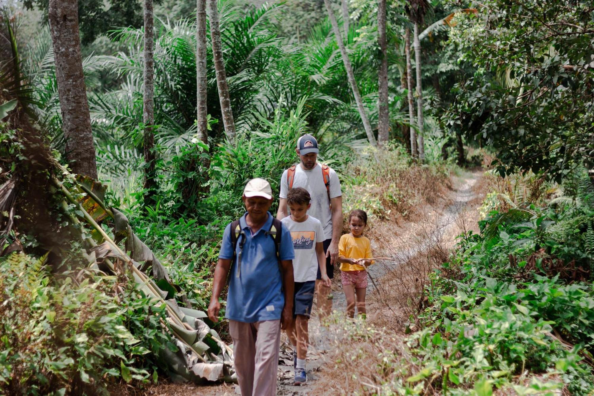 Ambow Homestay Jungle Trekking & Village Tour Bukit Lawang Extérieur photo