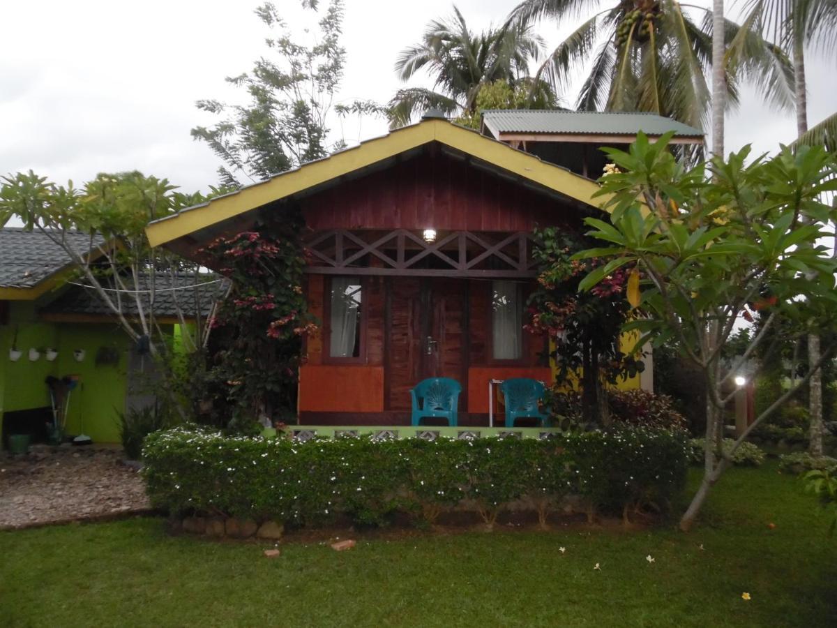 Ambow Homestay Jungle Trekking & Village Tour Bukit Lawang Extérieur photo